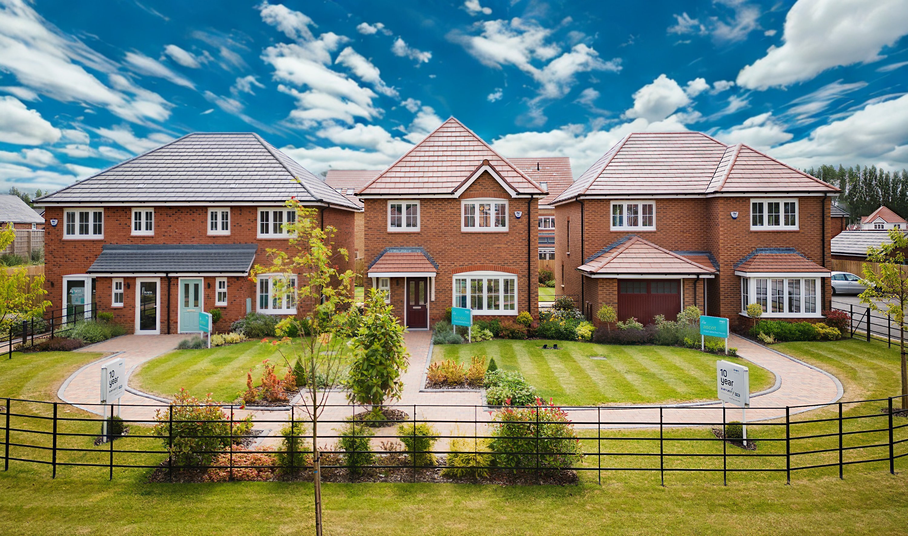 0155 - Winnington Place show homes
