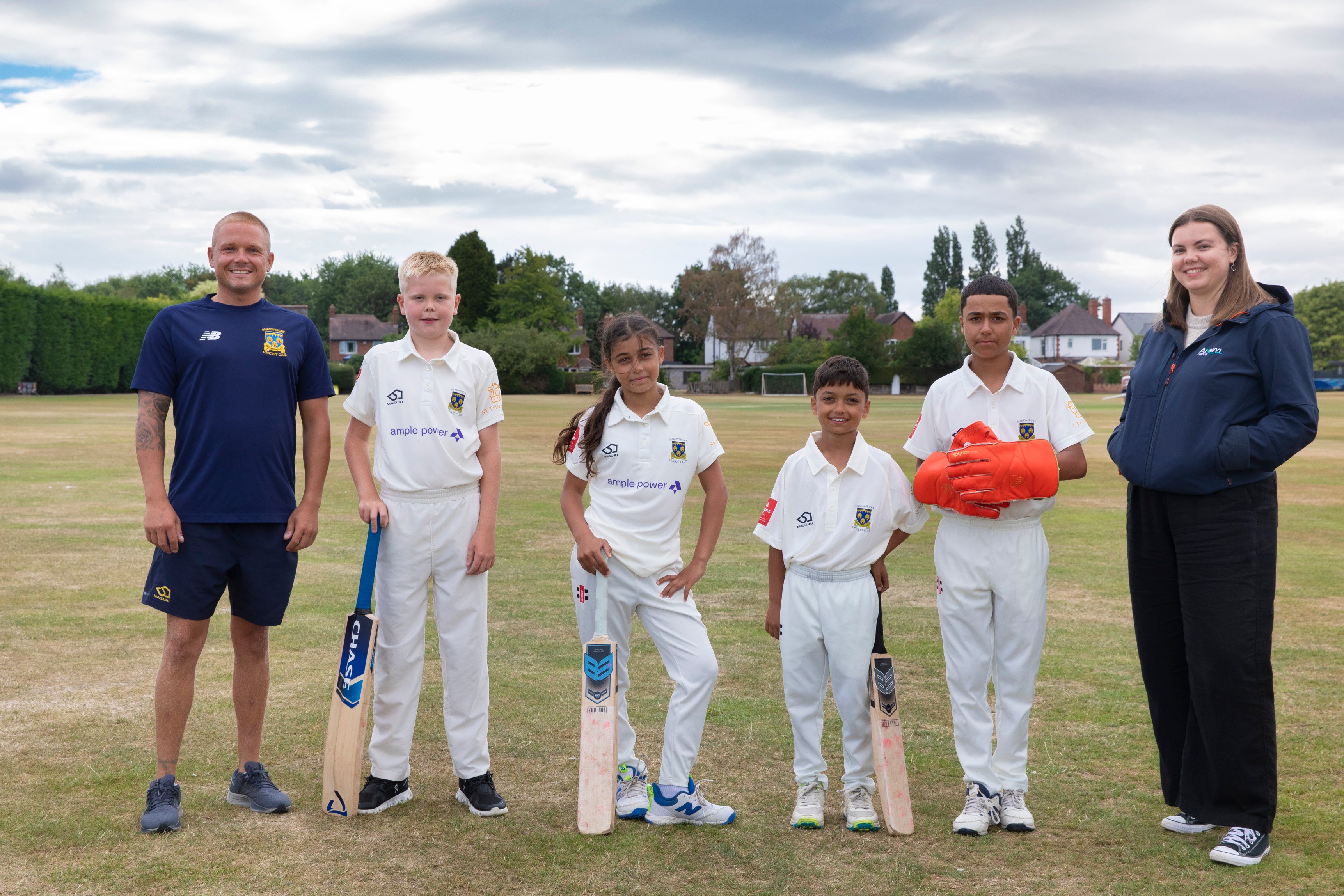 Anwyl sponsors Shrewbsury Cricket Club (2)