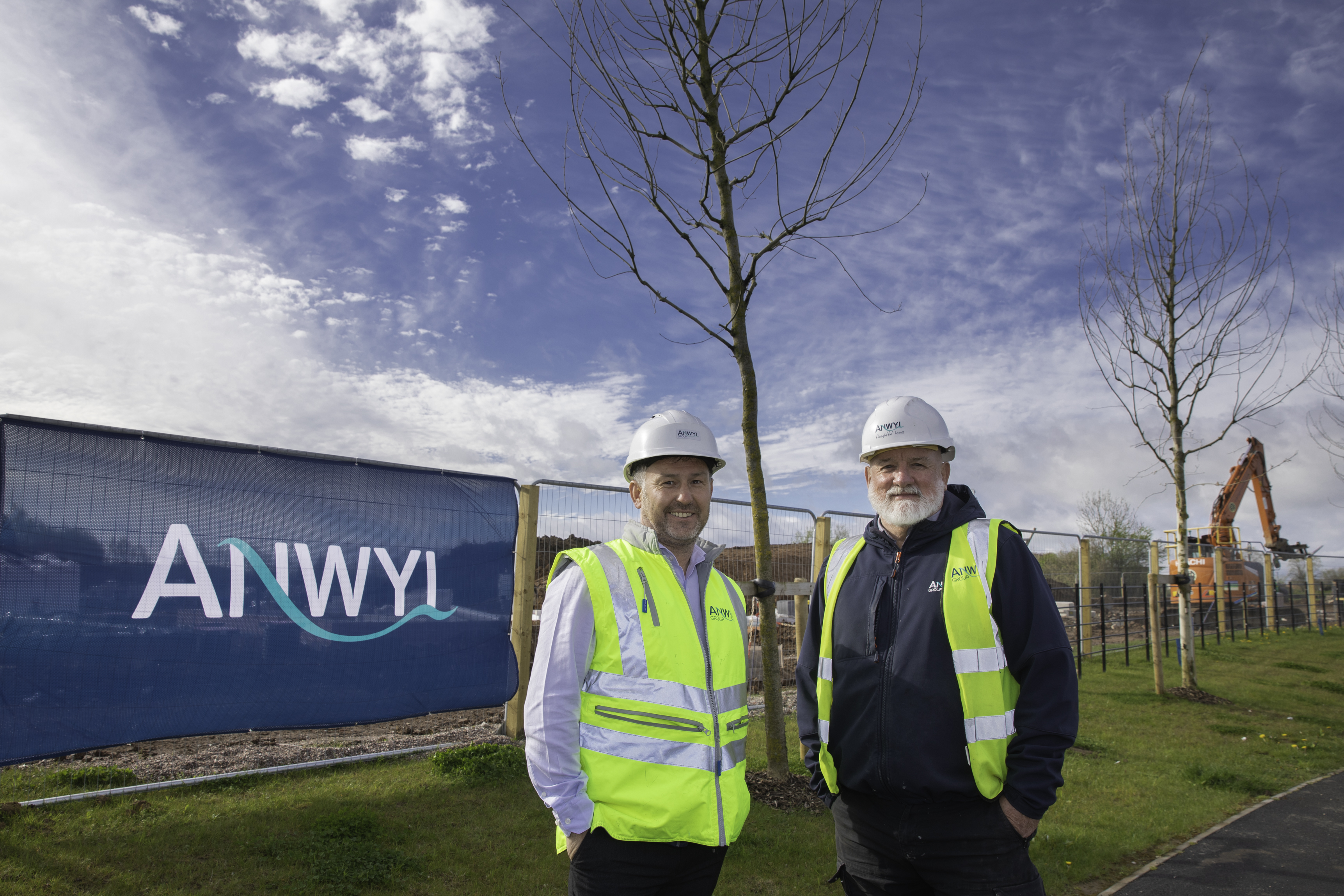 1.	Anwyl Homes’ new Weaver Forge development in Nantwich; Pictured onsite are area construction manager Scott Owen and award-winning site manager Neil Lally.